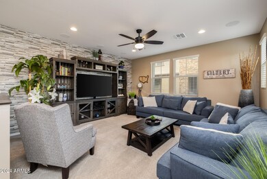 6)GREAT ROOM