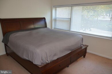 39 Canterbury Square unit 202, Alexandria, VA 22304 - photo 6