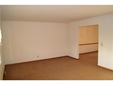 1036 Barberry Ln, Columbus, OH 43213 - photo 3