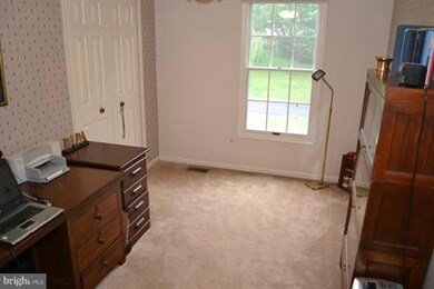 15520 Norman Dr, North Potomac, MD 20878 - photo 5