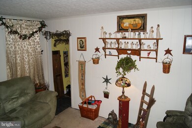 364 W Queen St, Chambersburg, PA 17201 - photo 3
