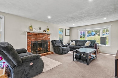 17 Summer St, Tyngsboro, MA 01879 - photo 5