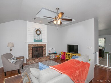 2221 W Mobile Place, Broken Arrow, OK 74011 - photo 7