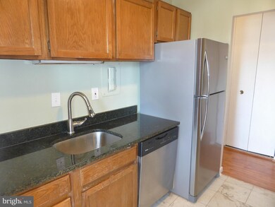 Columbia Condominiums unit 407, Arlington, VA 22204 - photo 7