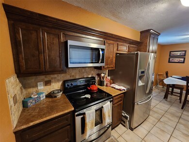 2426 Woodtown Dr, Houston, TX 77038 - photo 4