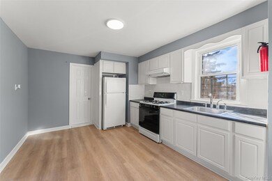 234 Edwards Place unit 2, Yonkers, NY 10703 - photo 3