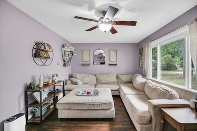 917 Timmons Dr, Tuscola, IL 61953 - photo 6