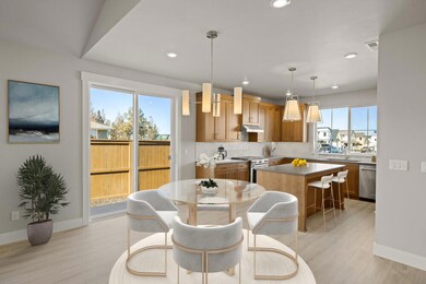Dining to kitchen
