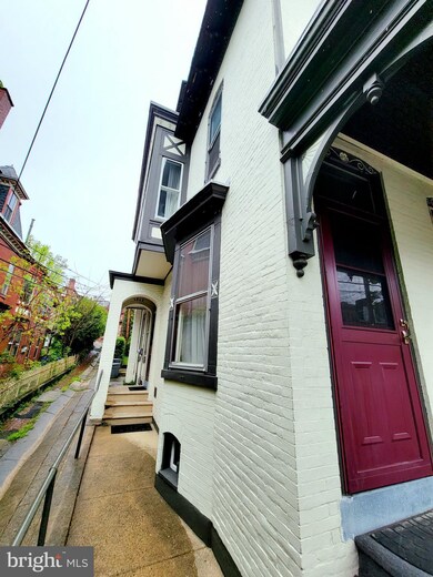 1343 Mineral Spring Rd, Reading, PA 19602 - photo 5