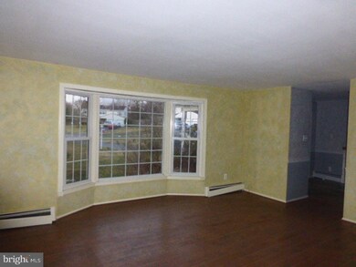 1051 Channing Ct, Pottstown, PA 19465 - photo 3
