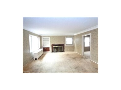 3399 Superior Park Dr, Cleveland Heights, OH 44118 - photo 2