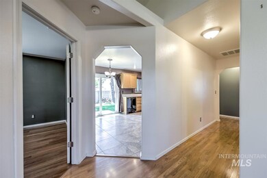 833 W Florida Ave, Nampa, ID 83686 - photo 5