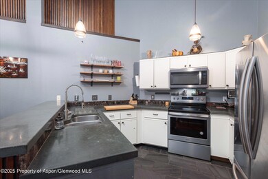 05-7203ElkLn_250911007_1