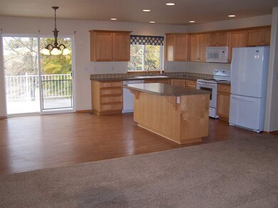 124 E Huffman St, Tekoa, WA 99033 - photo 3