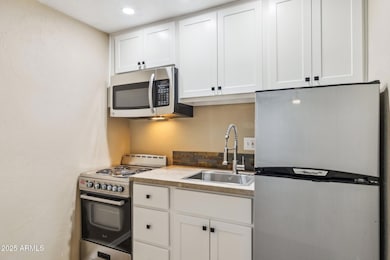 4-web-or-mls-518-e-roanoke-ave-4