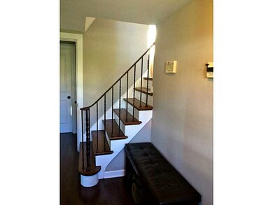 Entry/Foyer.