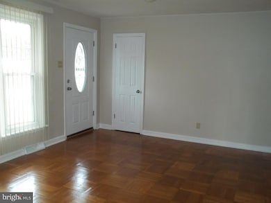 13 Lawnton Rd, Norristown, PA 19401 - photo 2