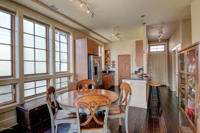 801 N 4th St Unit 406-large-006-3-DSC 71