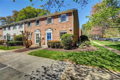 An end unit with nice privacy.