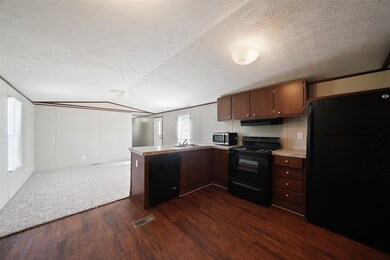 123 Country Oaks St unit 6, Brazoria, TX 77422 - photo 2