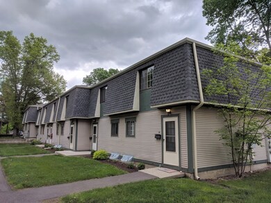 170 E Hadley Rd unit 28, Amherst, MA 01002 - photo 3