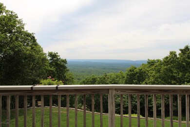 251 Journey Dr, Effort, PA 18330 - photo 3