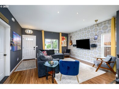 976 E 15th St, Lafayette, OR 97127 - photo 6