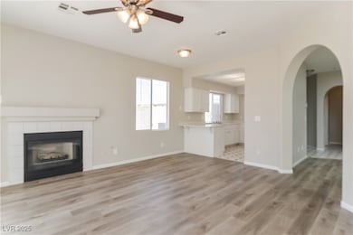 2375 Grannis Ln, Las Vegas, NV 89104 - photo 5