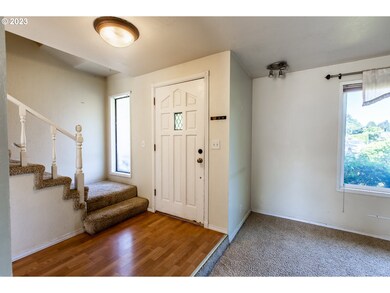 611 Rayner Ave, Springfield, OR 97477 - photo 4