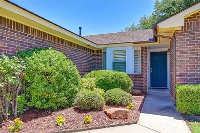 604 Coopers Hawk Dr, Norman, OK 73072 - photo 2