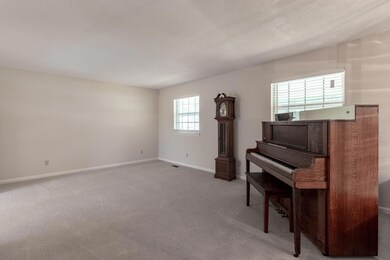 134 Park Dr-5