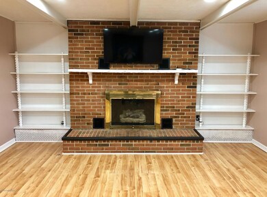 Large Family Room w/ Fireplace