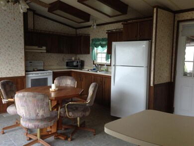 54 Silver St, Seabrook, NH 03874 - photo 4