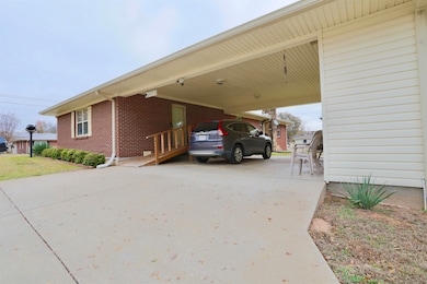 213 High Point Ave, Muscle Shoals, AL 35661 - photo 3