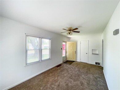 2619 57th St, Des Moines, IA 50310 - photo 5