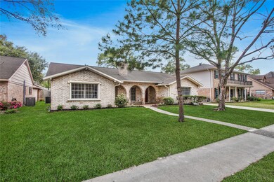 1059 Richelieu Ln, Houston, TX 77018 - photo 3