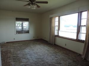 4 Living room