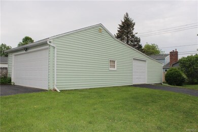 899 Pioneer Dr, North Tonawanda, NY 14120 - photo 4