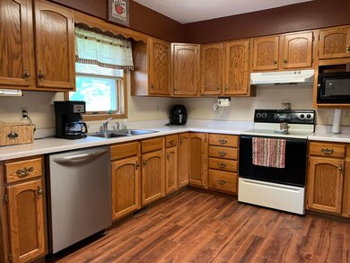 1416 E 1st Ave, Mitchell, SD 57301 - photo 3