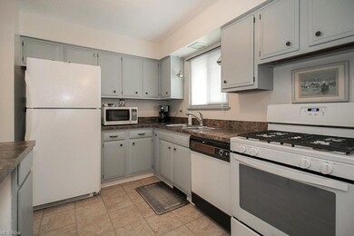 787 Alameda Ave, Sheffield Lake, OH 44054 - photo 3