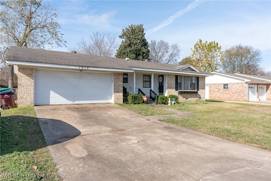 1912 S 71st St, Fort Smith, AR 72903 - photo 2