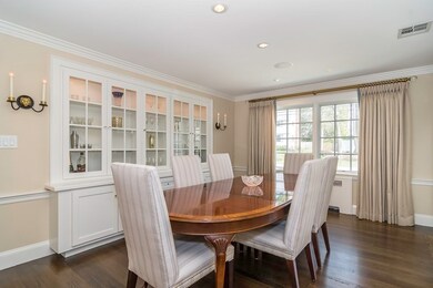 10 Winthrop Rd, Wellesley, MA 02482 - photo 6