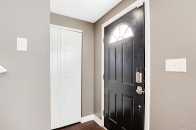 6413 Deer Ridge Ln, Columbus, OH 43229 - photo 5