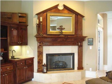 Beautilful Custom fiirplace that can be either gas or wood burning.