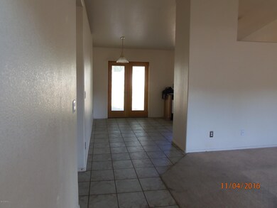 LR looking towards kitchen eating area