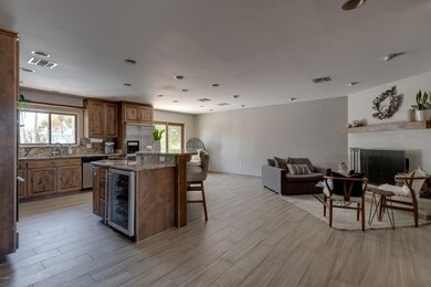 006_KitchenLiving