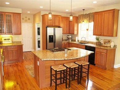 4887 Harvest Ln, Zionsville, PA 18092 - photo 6