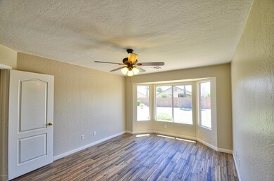 Master Suite W/Bay Window