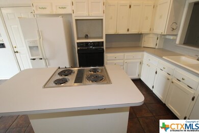 206 Texas St, Copperas Cove, TX 76522 - photo 6