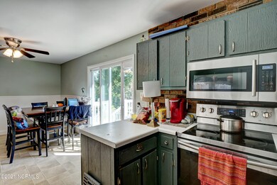 230 Regalwood Dr, Jacksonville, NC 28546 - photo 5